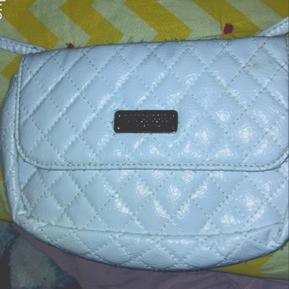 Kenneth Cole Reaction White and Black Leather Purse Handbag CLEAN! NICE!